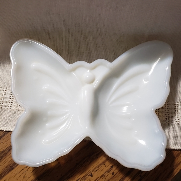 Vintage Avon "Wings of Beauty" Butterfly Soap Dish - Picture 1 of 7